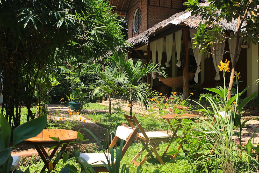 Fox & The Firefly Cottages by null