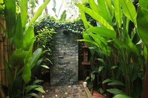 Standard Cottage (Garden View) | Bathroom