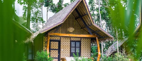 Literie de qualité supérieure, décoration personnalisée, bureau