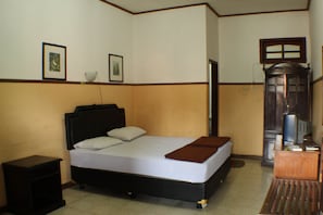 Standard Room | Desk, free WiFi - Ananda Hotel (Yogyakarta)