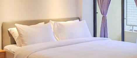 Comfort Double Room, 1 King Bed | Desk, laptop workspace, blackout curtains, free WiFi