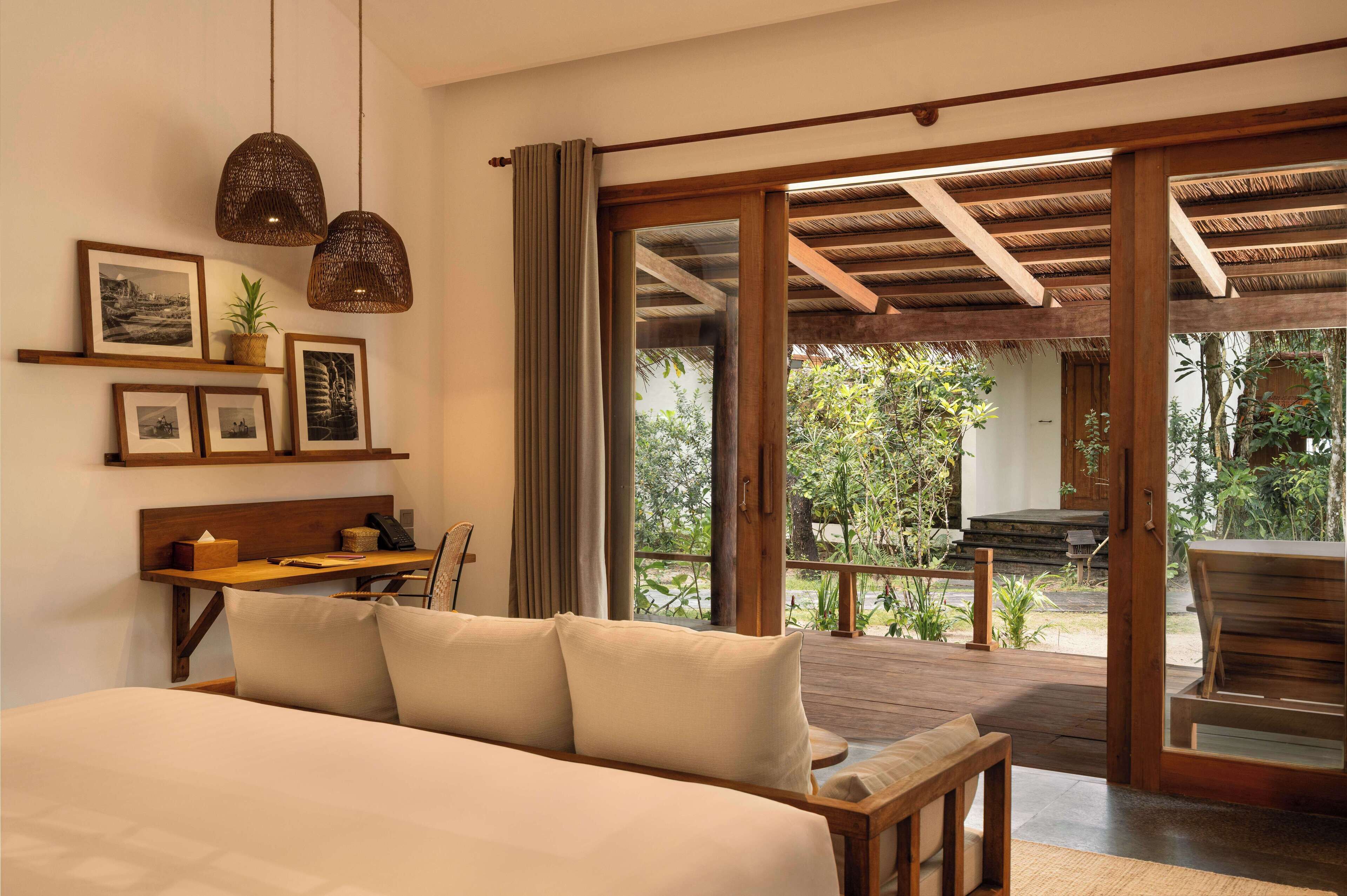 Green Villa - Afternoon Tea & Airport transfer | Egyptian cotton sheets, premium bedding, pillow-top beds, minibar