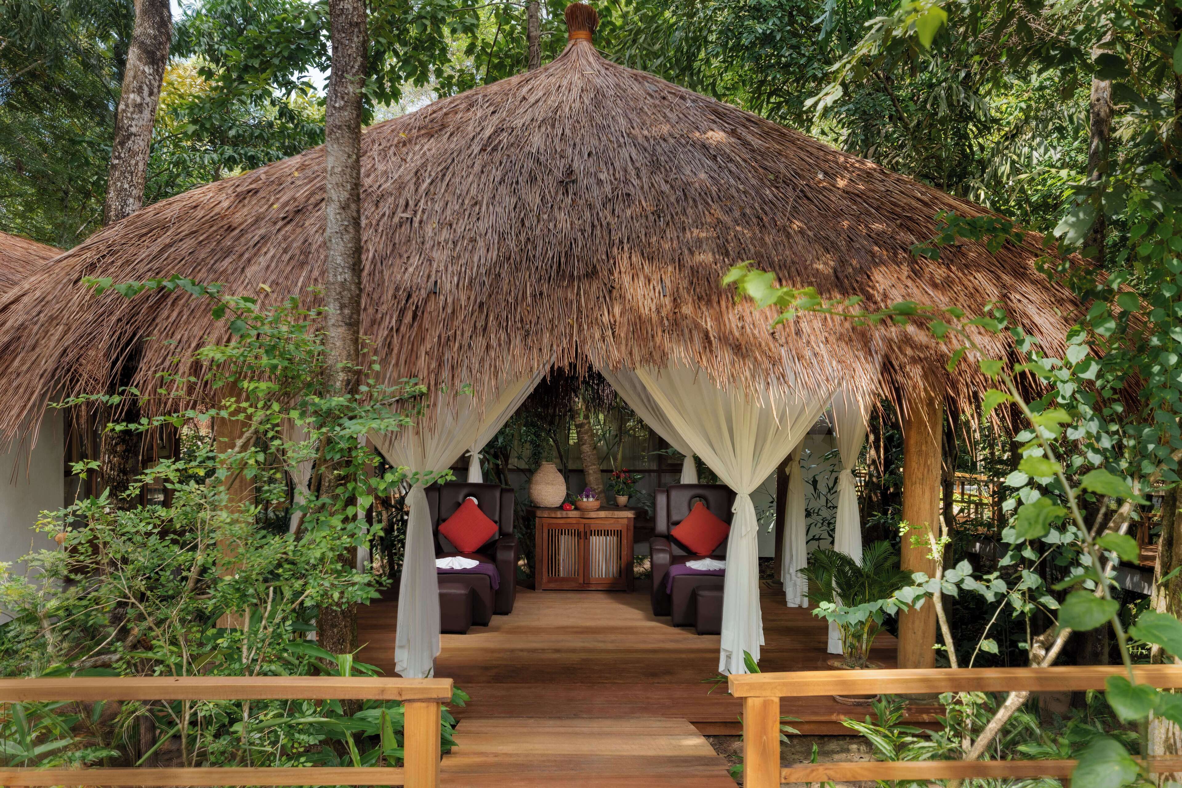 Ruang perawatan pasangan, perawatan tubuh, dan pijat dengan batu panas