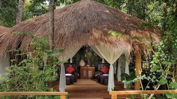 Ruang perawatan pasangan, perawatan tubuh, dan pijat dengan batu panas