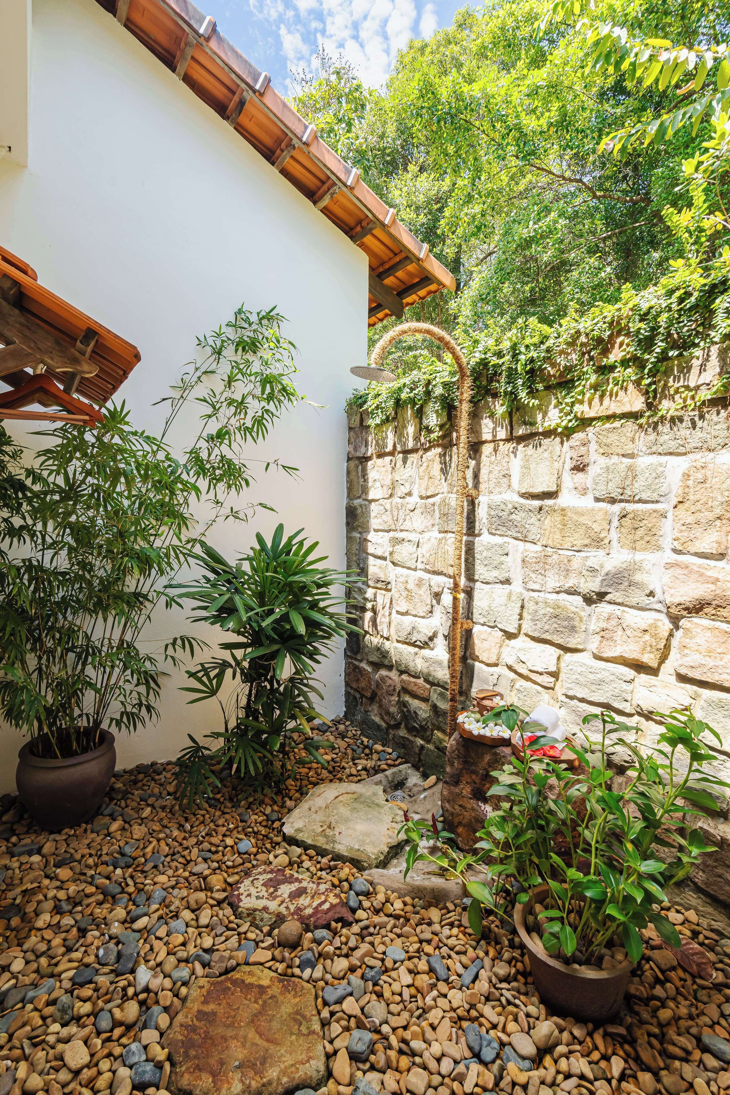 beachfront pool villa | bathroom | separate bathtub and shower, hydromassage showerhead, free toiletries