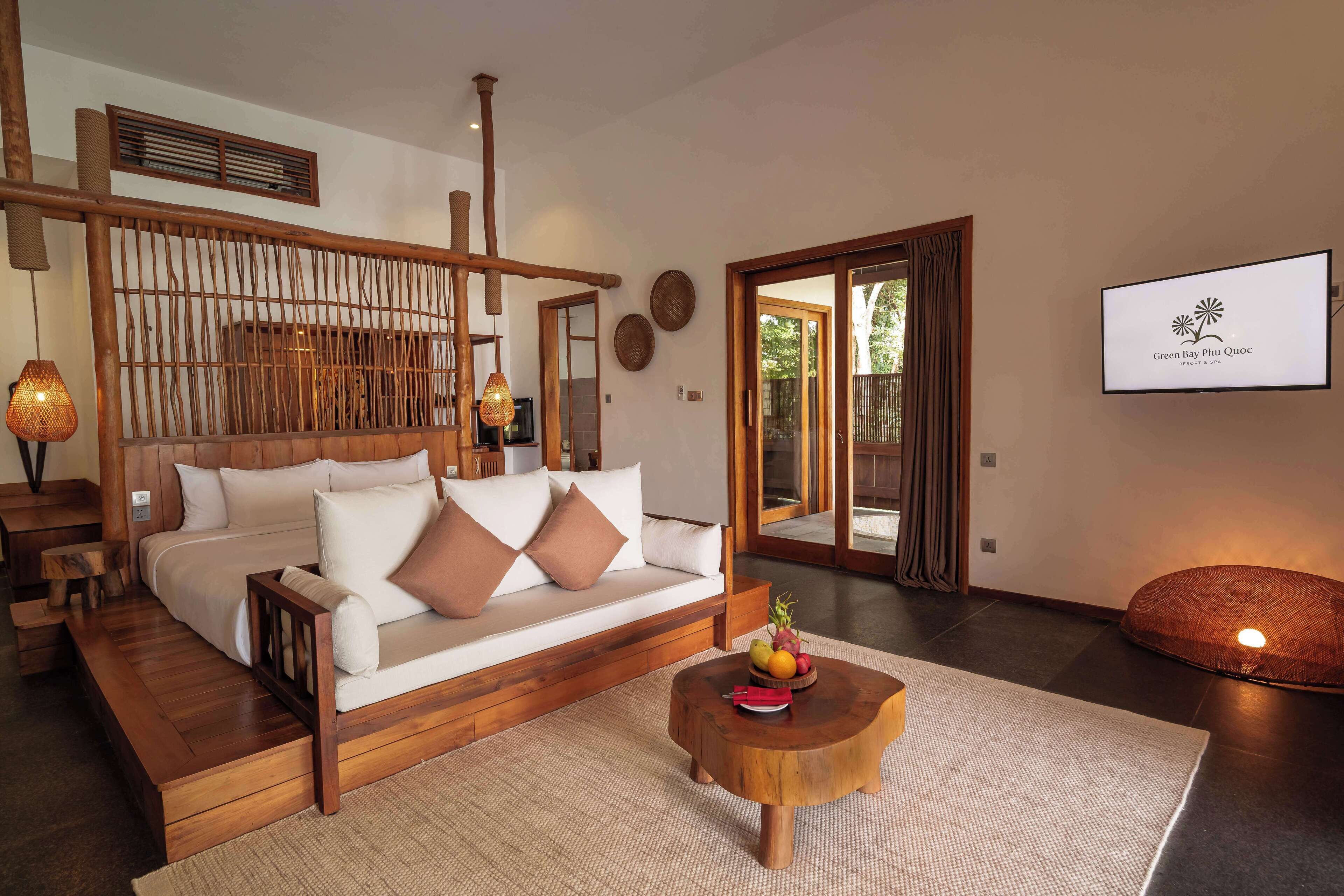 Egyptian cotton sheets, premium bedding, pillowtop beds, minibar