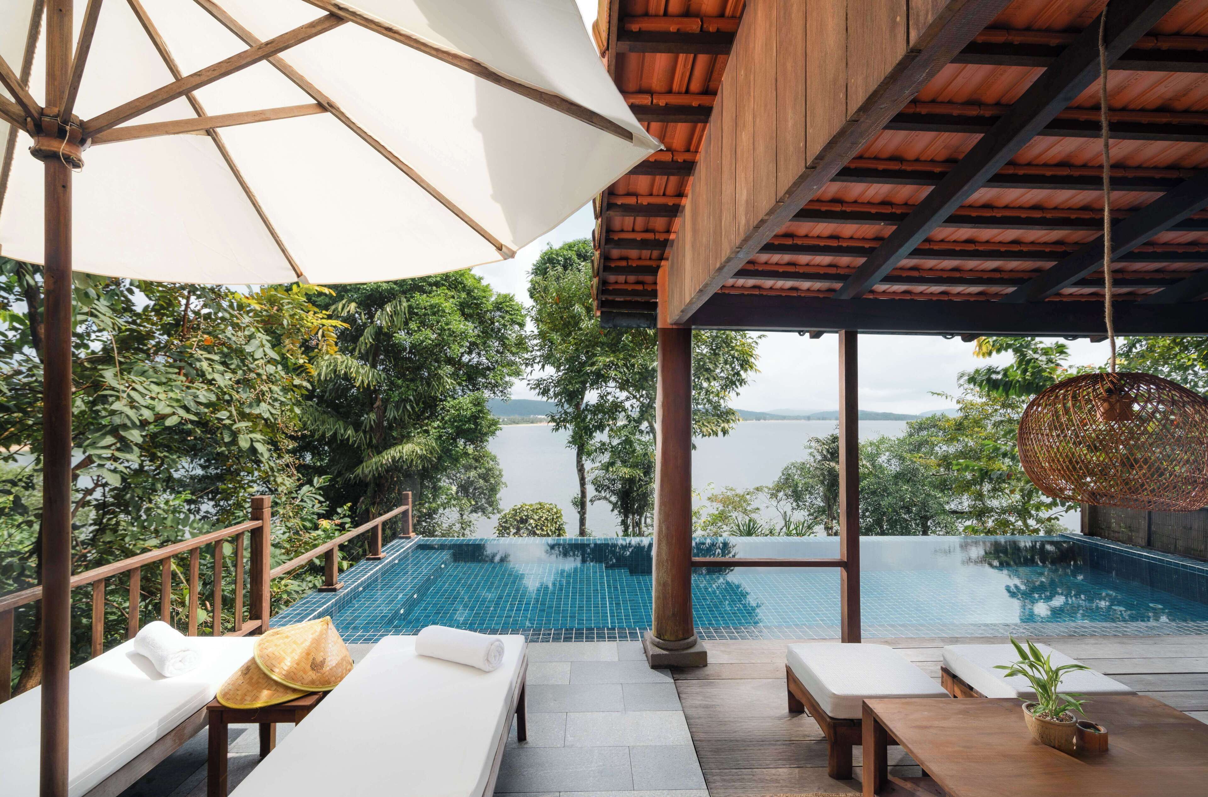 Ocean Pool Villa - Afternoon Tea & Airport transfer | Egyptian cotton sheets, premium bedding, pillow-top beds, minibar