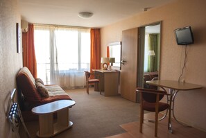 套房 | 客厅 | 平板电视