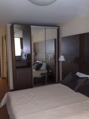 In-room safe, desk, iron/ironing board, rollaway beds