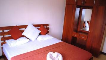 Villa | Bureau, chambres insonorisées, Wi-Fi gratuit