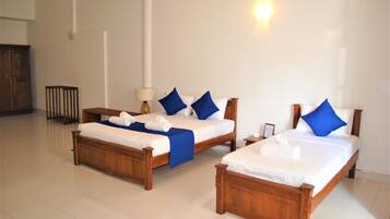 1 bedroom, desk, free WiFi, bed sheets