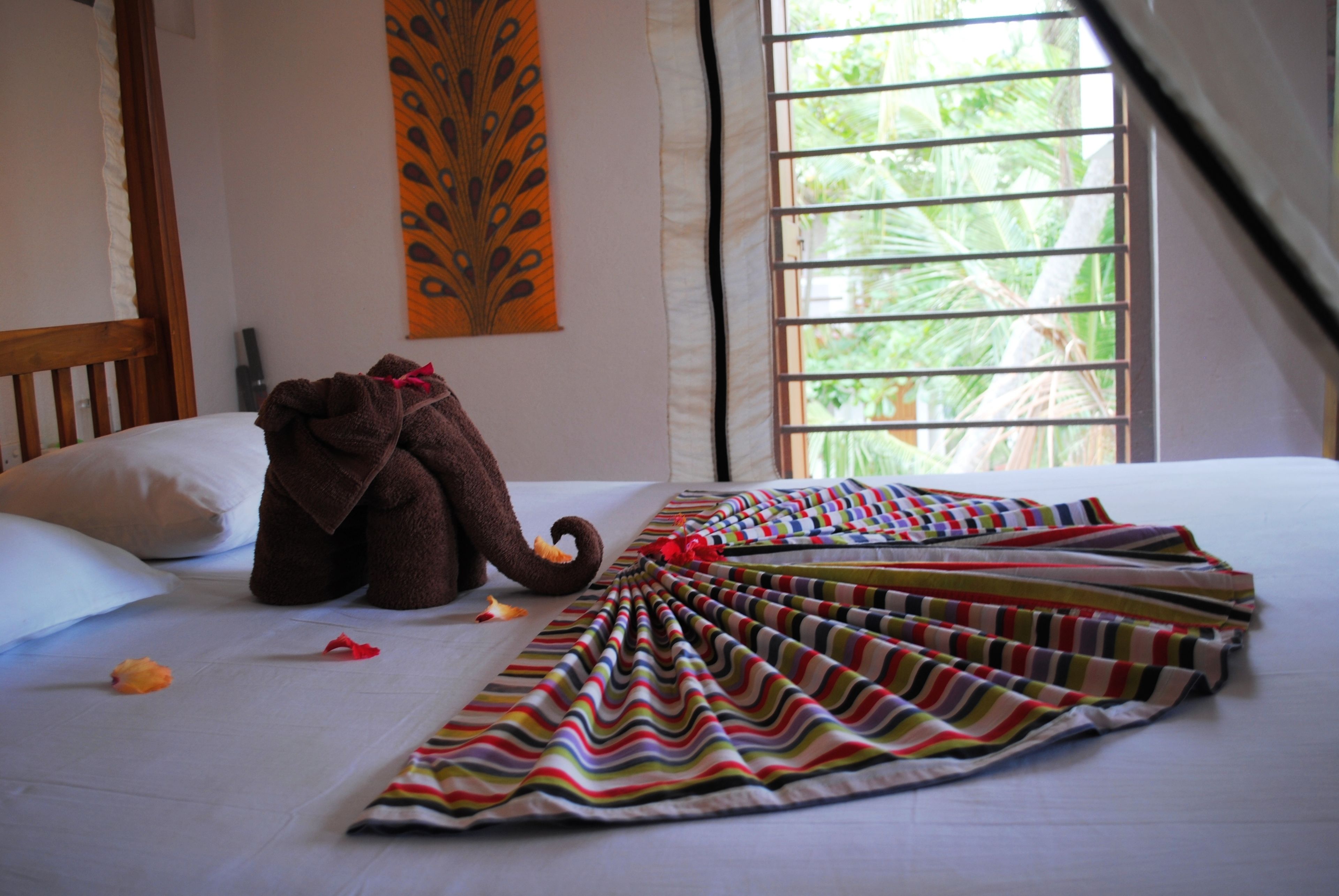 deluxe double room, balcony | desk