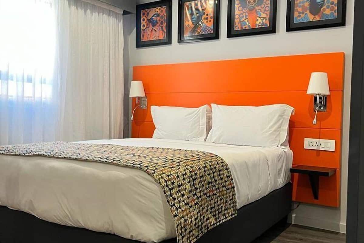 Standardzimmer, 1 Queen-Bett | 1 Schlafzimmer, hochwertige Bettwaren, Zimmersafe, Schreibtisch