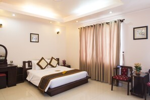 In-room safe, desk, free WiFi - Thao Nguyen Apartment (Ho Chi Minh City)