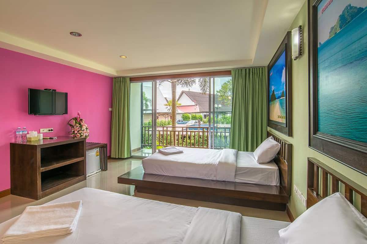 Superior Room with Pool View | Een kluis op de kamer, gratis wifi, rolstoeltoegankelijk