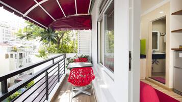Suite | In-room safe, desk, free WiFi