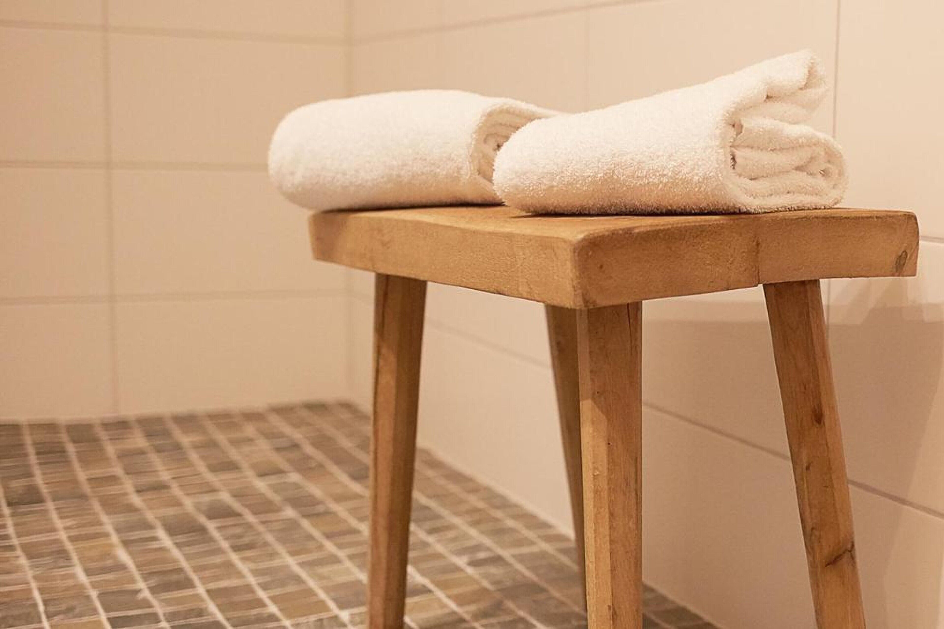 comfort double or twin room, private bathroom | bathroom amenities | shower, free toiletries, towels