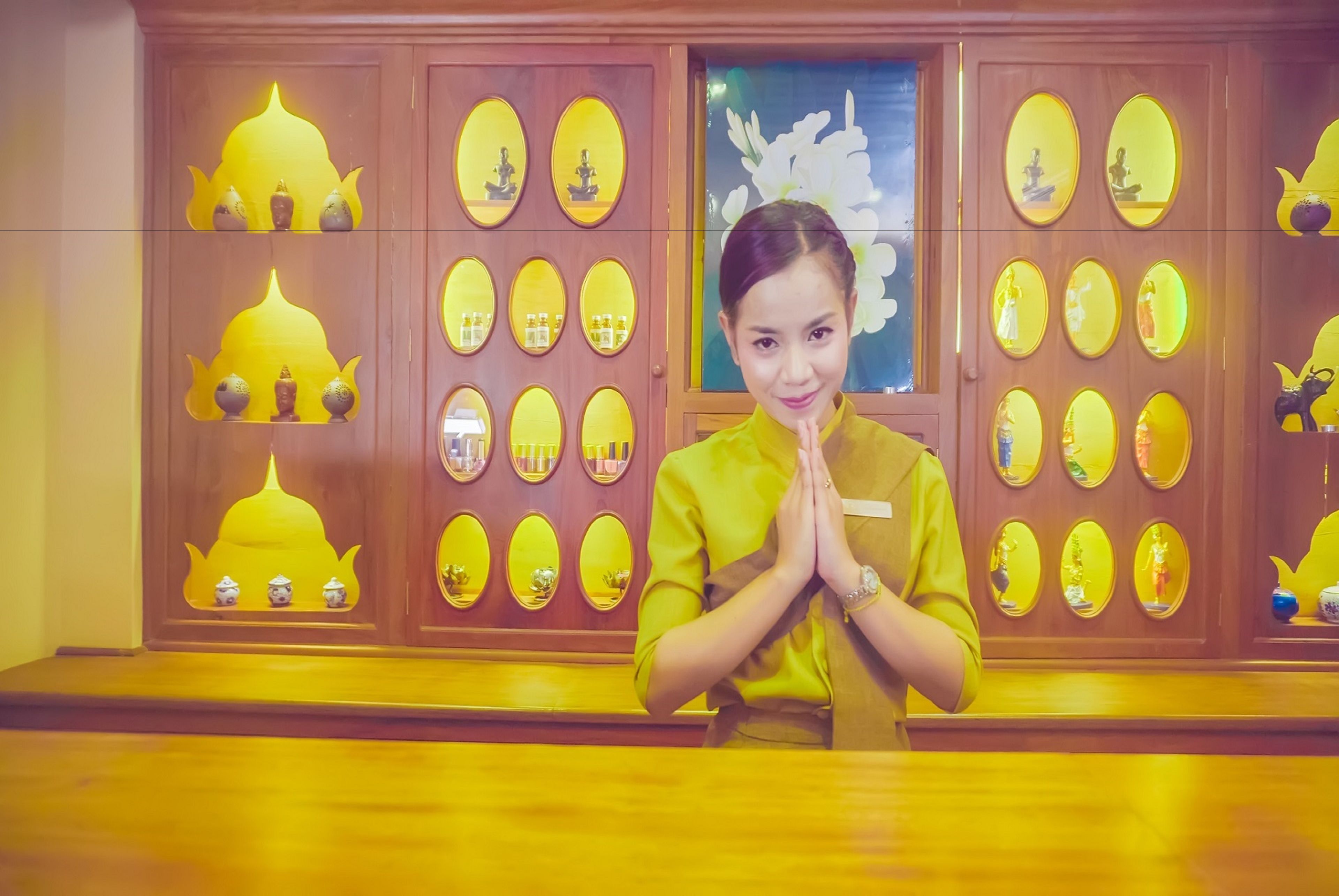 sauna, hot tub, steam room, body treatments, aromatherapy