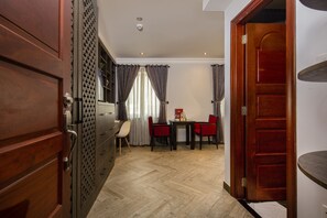 Deluxe Room | In-room safe, desk, soundproofing, free WiFi - Vien Dong 2 Hotel (Ho Chi Minh City)