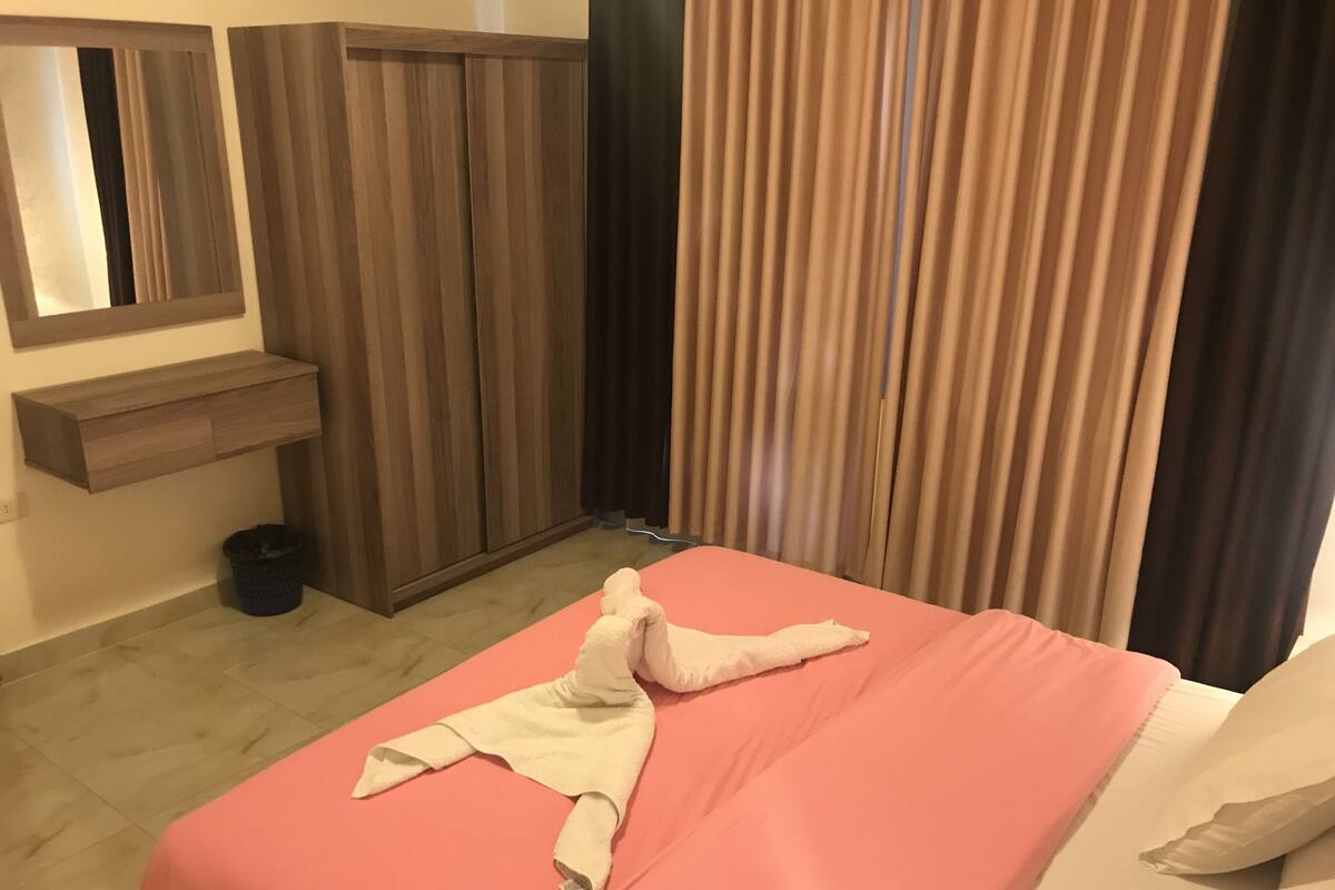 1 habitación, minibar y caja de seguridad en la habitación