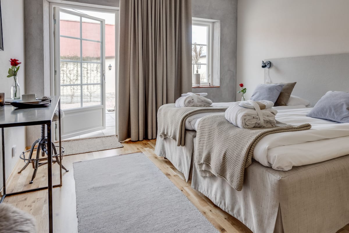 comfort double room | individually decorated, individually furnished, soundproofing