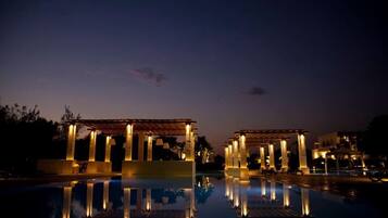 Piscine extérieure (ouverte en saison)