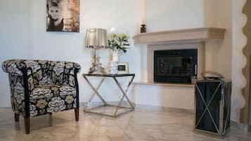 Una televisión de pantalla plana