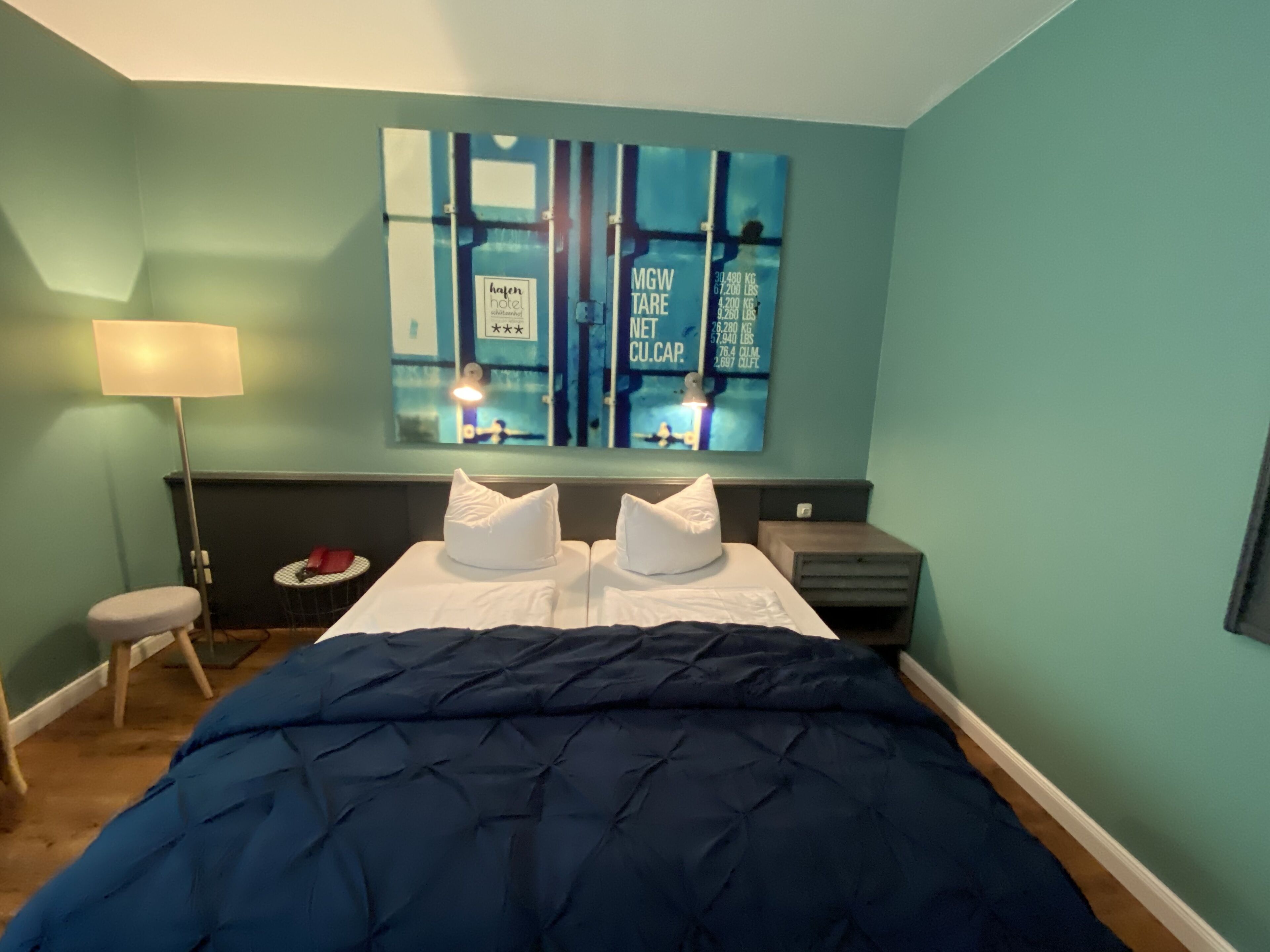double room | desk, iron/ironing board, rollaway beds, free wifi