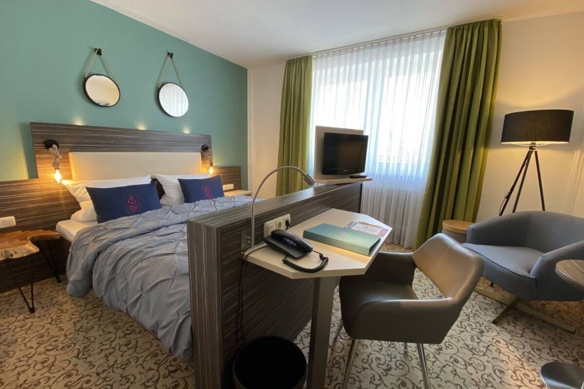 Double Room | Meja, seterika/papan seterika, katil lipat simpan/tambahan 