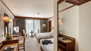 Deluxe Twin Room | In-room safe, desk, blackout curtains, rollaway beds