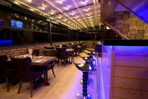 Breakfast, lunch and dinner served - End Glory Hotel (Corlu)