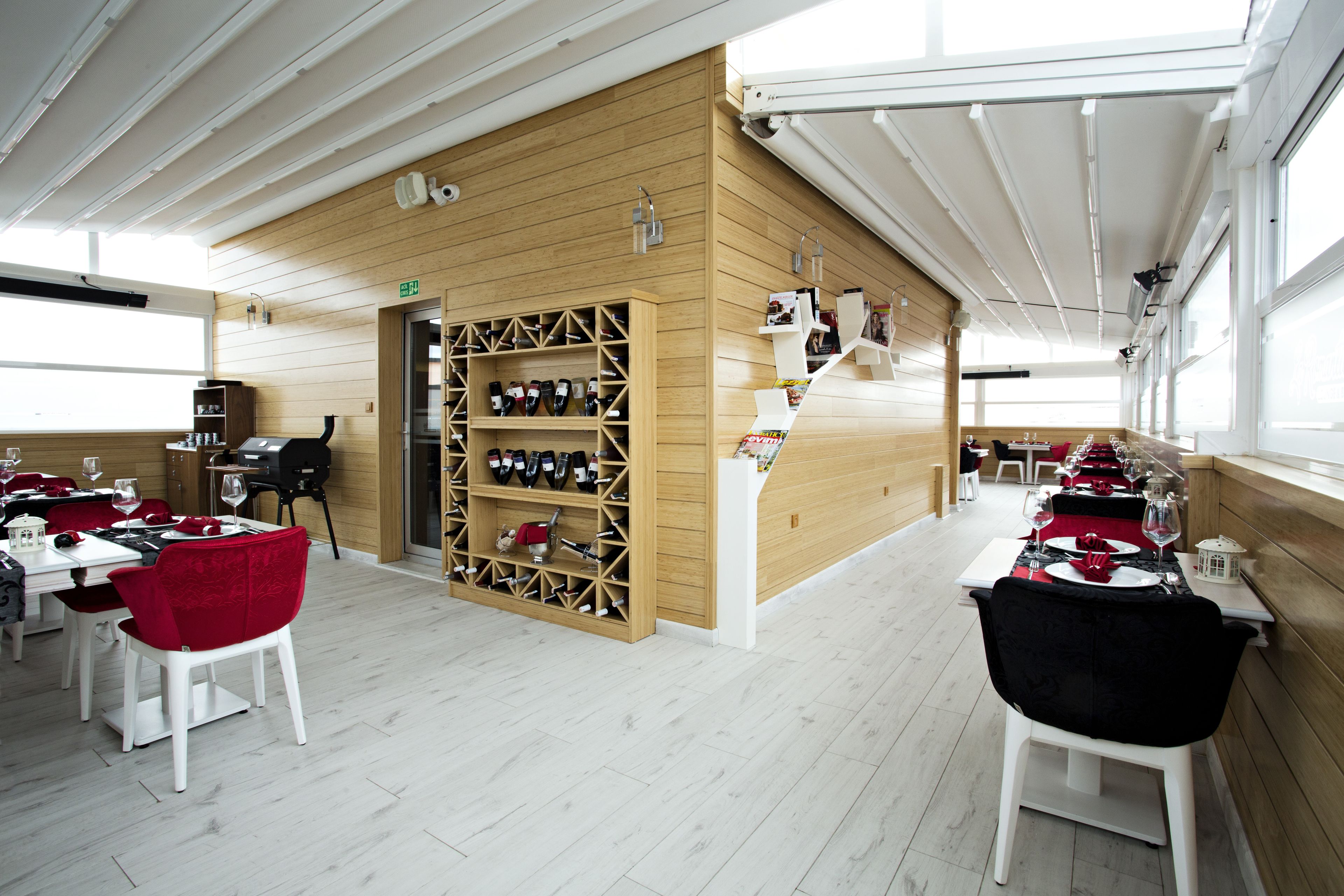 breakfast, lunch and dinner served