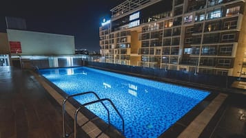 Outdoor pool, pool loungers