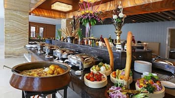 5 restaurants, international cuisine