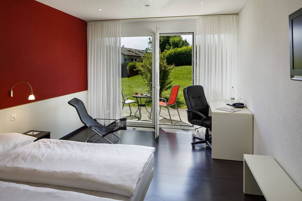 Business Double Room | Premium bedding, in-room safe, desk, blackout drapes