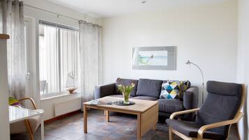 1 habitación, decoración personalizada, escritorio y cortinas blackout
