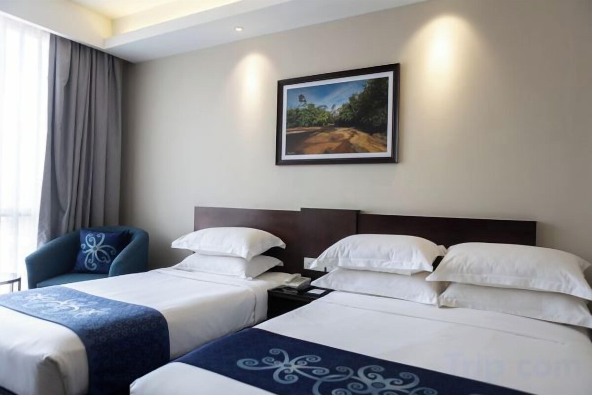 Minibar, in-room safe, desk, blackout drapes