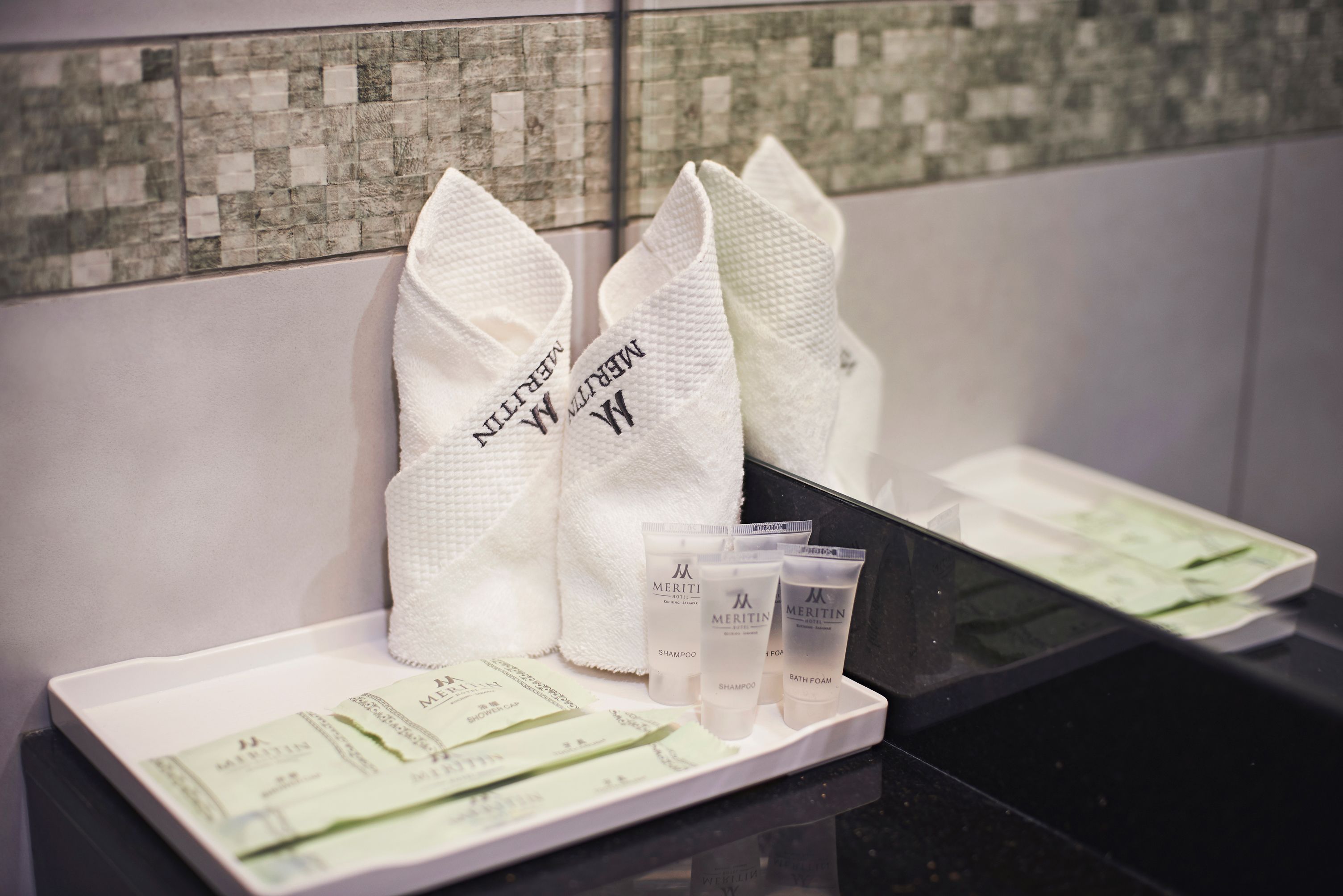 shower, rainfall showerhead, free toiletries, hair dryer