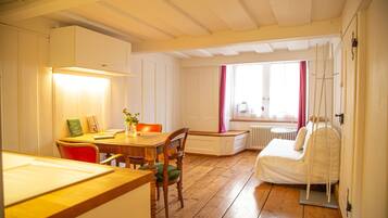 Apartment, Ensuite | Dining