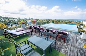 Breakfast, lunch and dinner served - Golden Daisy Hotel (Phu Quoc)