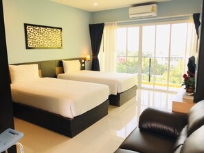 Tomannsrom – deluxe | Minibar, skrivebord, blendingsgardiner og wi-fi