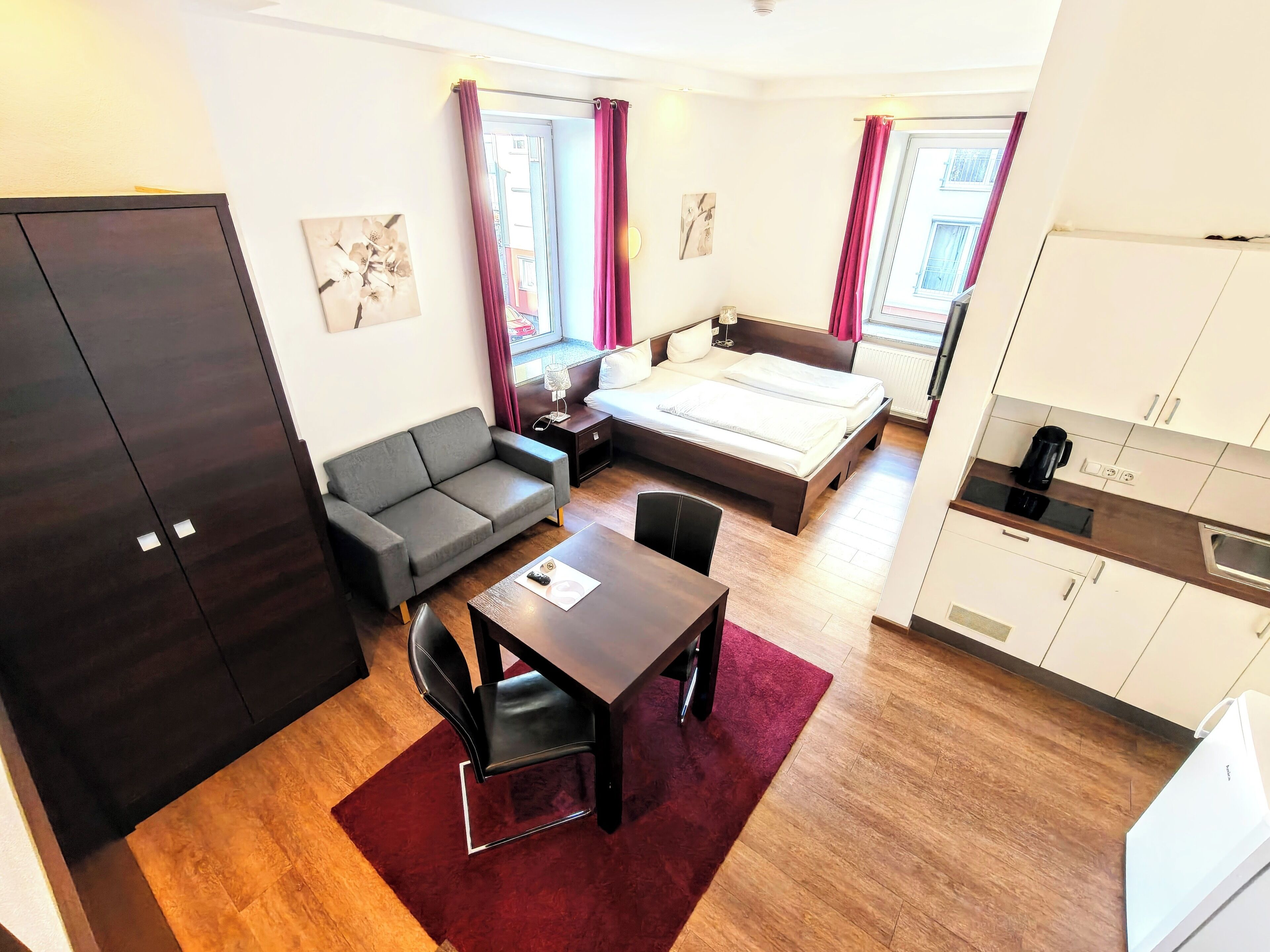 Comfort-Studio | 1 Schlafzimmer, Schreibtisch, schallisolierte Zimmer