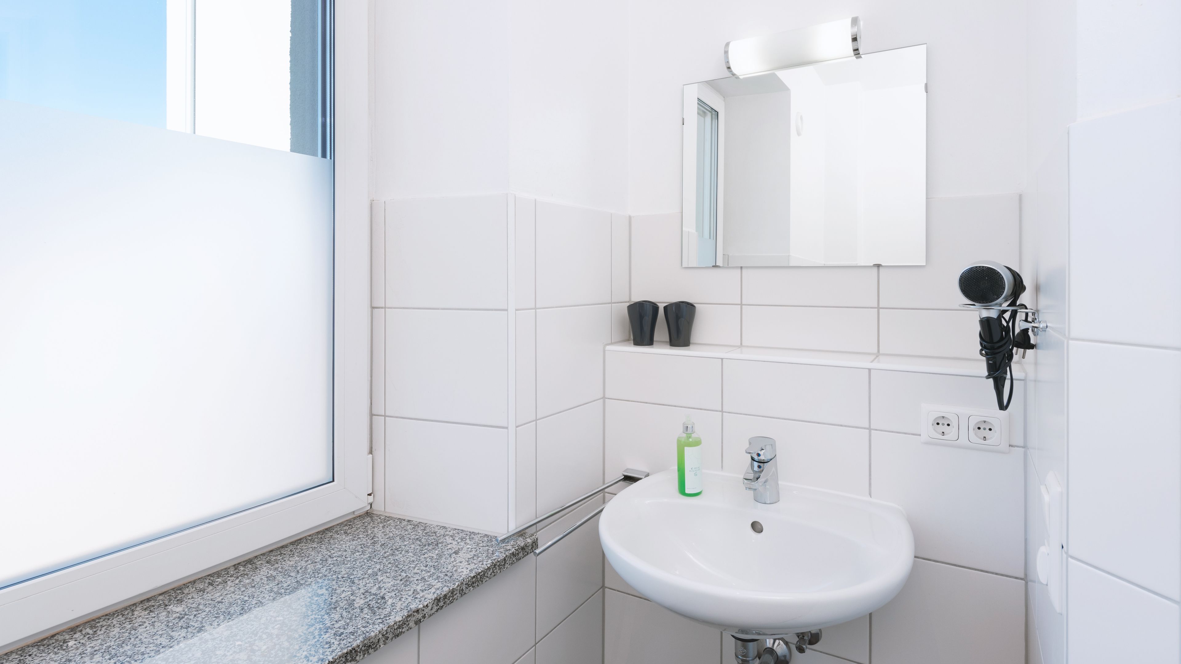 basic apartment | bathroom | shower, free toiletries, hair dryer, towels