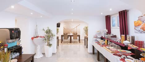Daily buffet breakfast (EUR 10 per person)