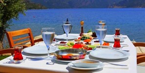Breakfast, lunch, dinner served; Turkish cuisine  - Fiska Butik Hotel (Marmaris)