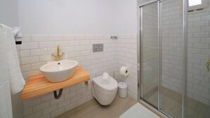 Shower, free toiletries, hair dryer, slippers - Fiska Butik Hotel (Marmaris)