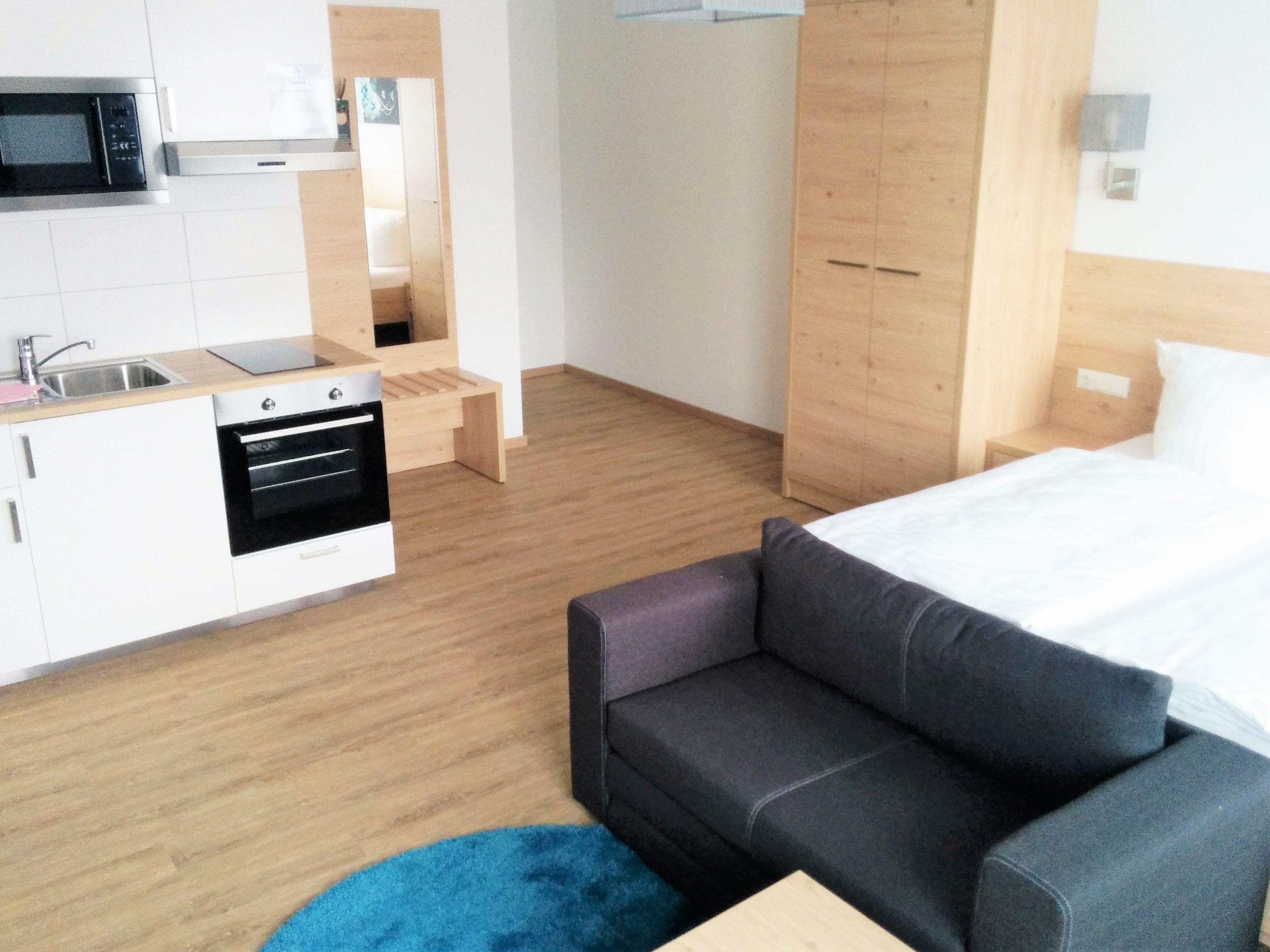 Standard Studio | Living area | Flat-screen TV