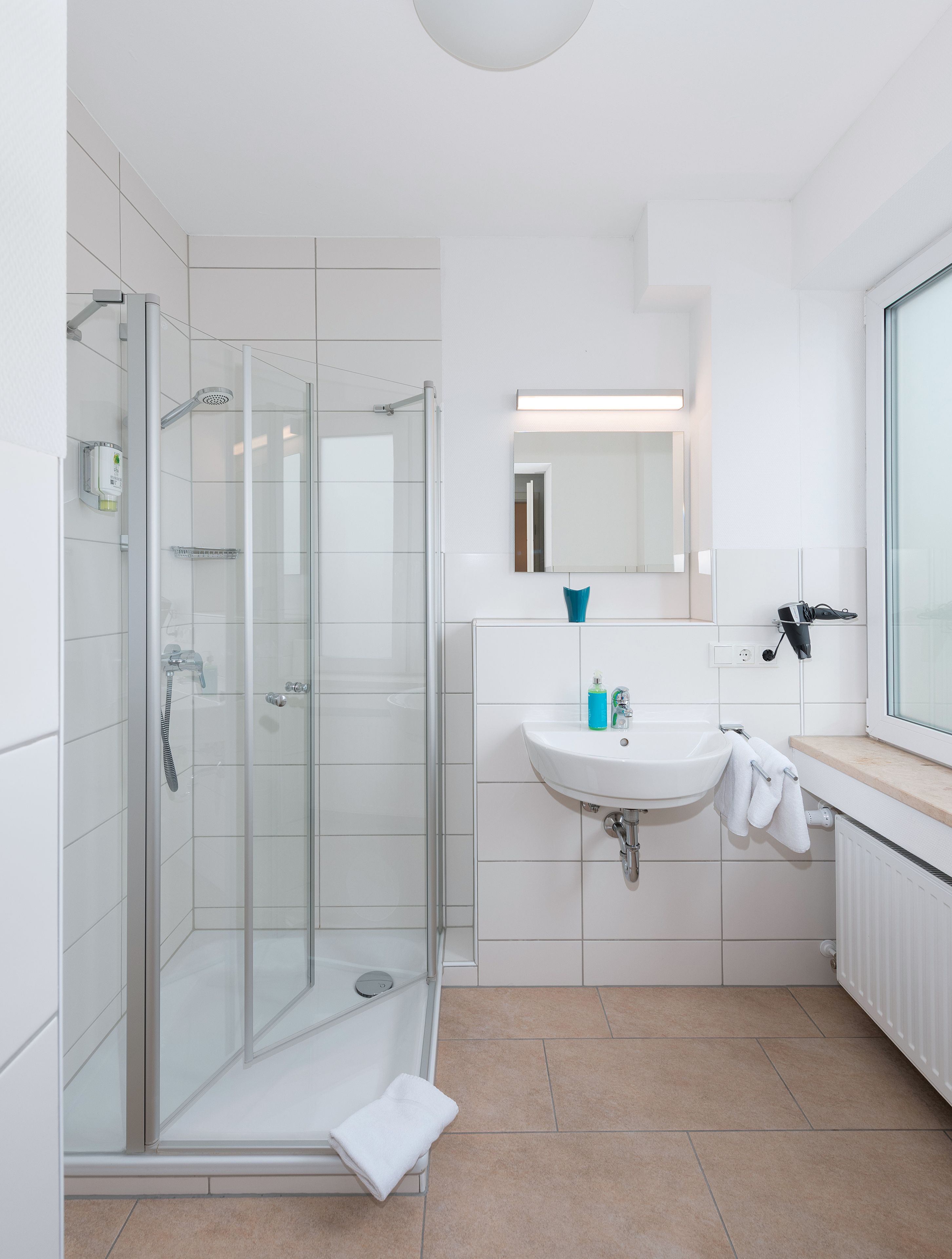 comfort double room | bathroom | shower, free toiletries, hair dryer, towels
