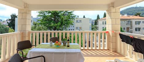 Pengeskab på værelset, gratis baby-/barnesenge, gratis Wi-Fi, sengetøj