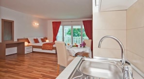 In-room safe, free cribs/infant beds, free WiFi, bed sheets